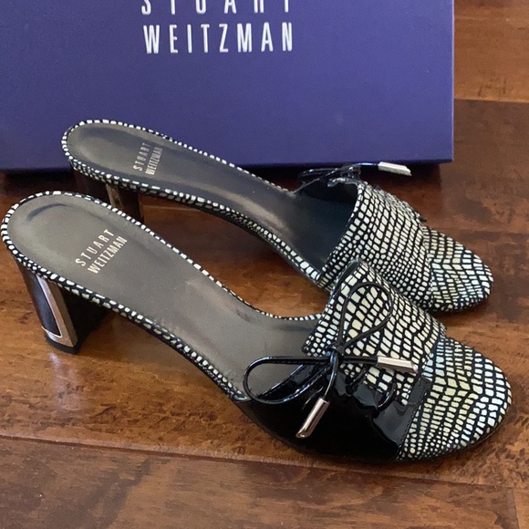 Stuart Weitzman ‘Tablet’ Bow Slide - Picture 3 of 7